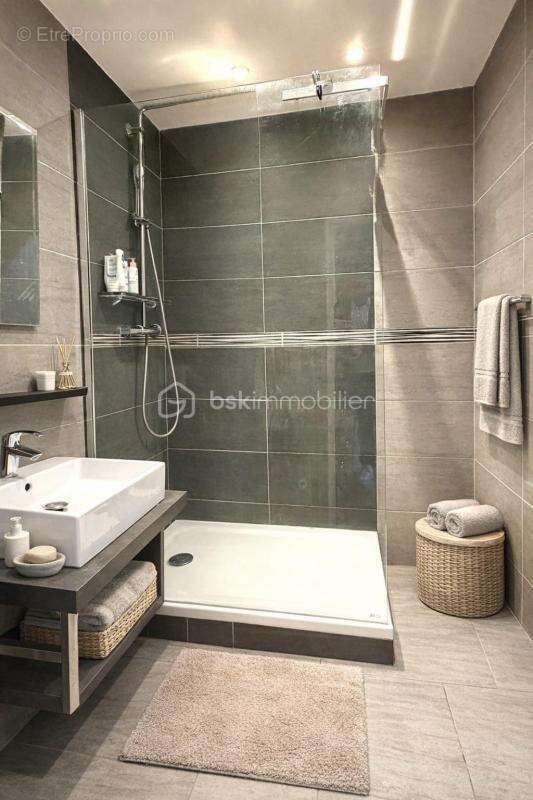 Appartement à EMERAINVILLE