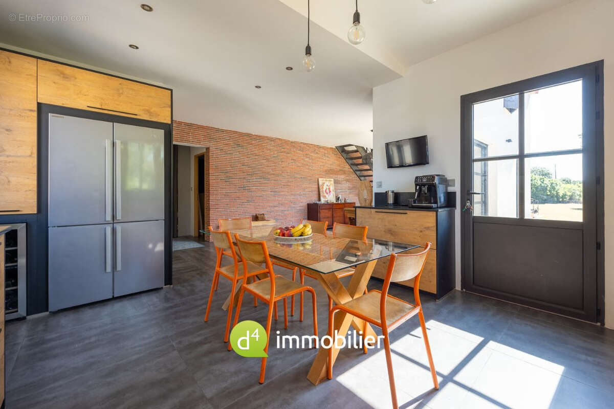 Maison à LA FARE-LES-OLIVIERS