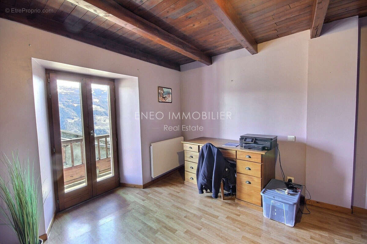 Maison à LES CHAPELLES