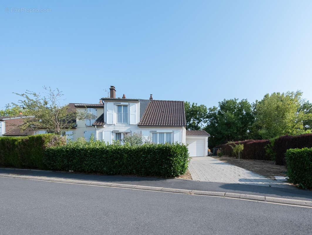 Maison 108 m2   4 chambres   coin-lès-cuvry (57420) - photo 3