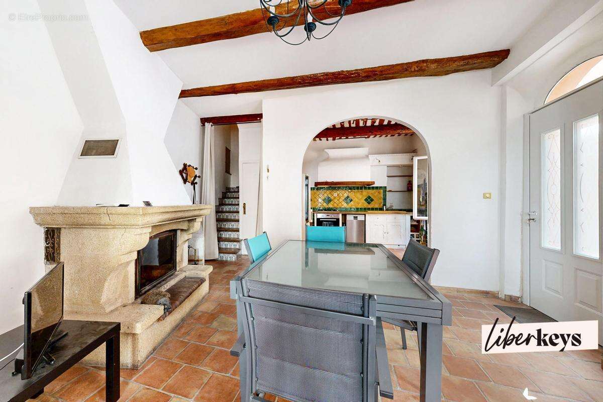 Maison à SAINT-SATURNIN-LES-AVIGNON