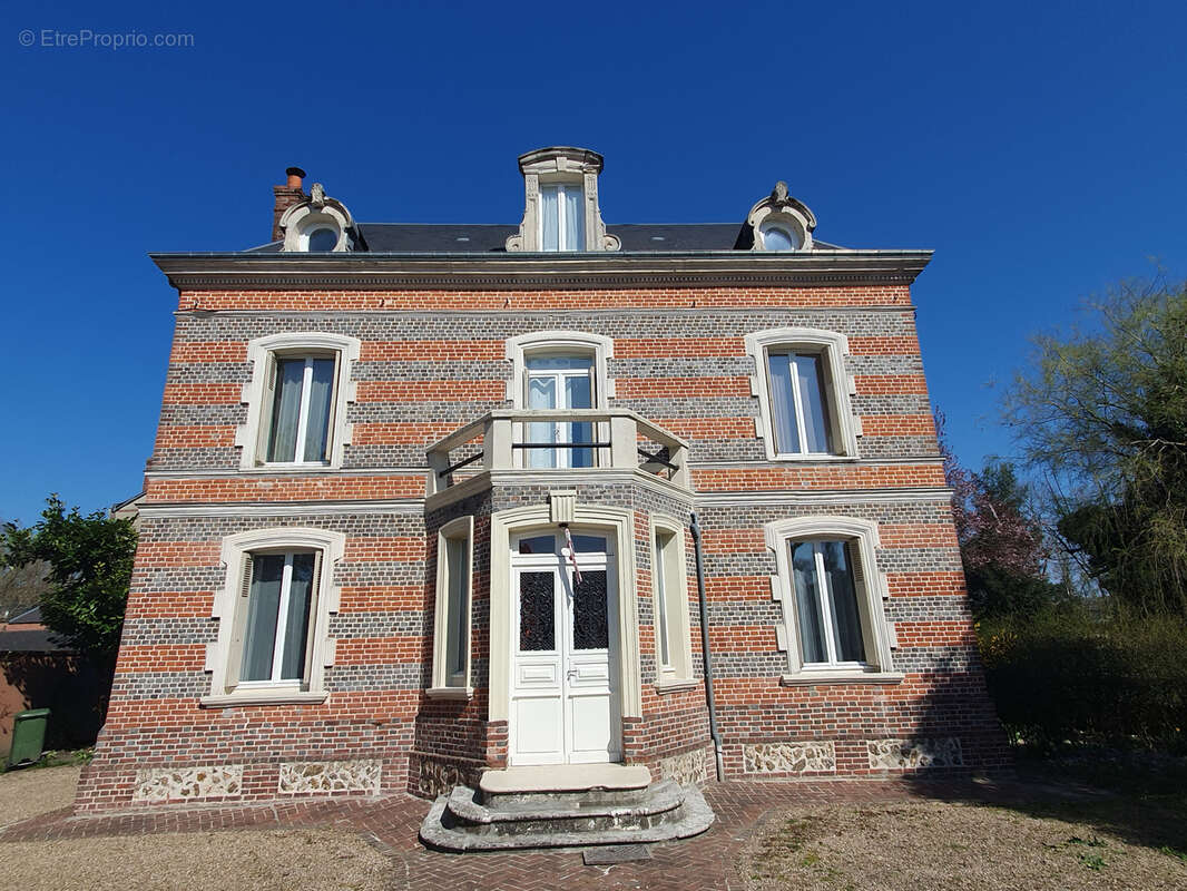 Maison à CORMEILLES
