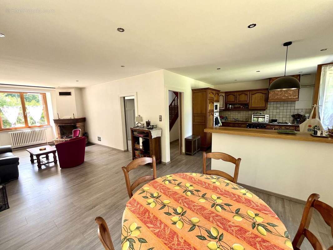 Maison à SAINT-CHELY-D&#039;APCHER