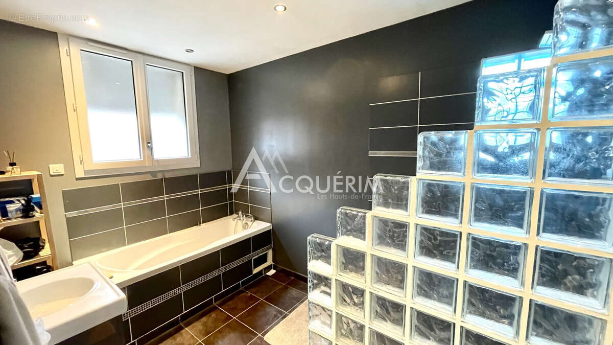 Appartement 100 m² à Carvin  - photo 9