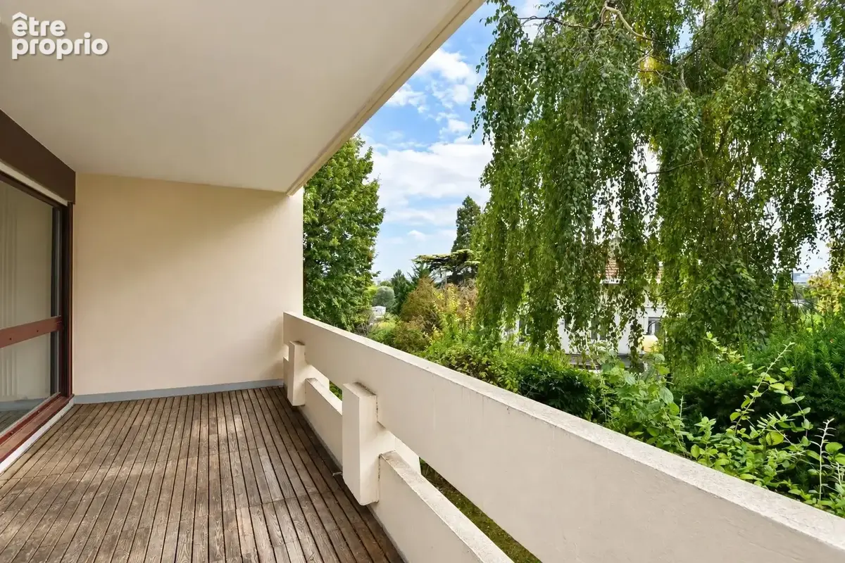 Appartement 2 pieces  59 m² - terrasse 14 m² - au calme - cave et parking - photo 2