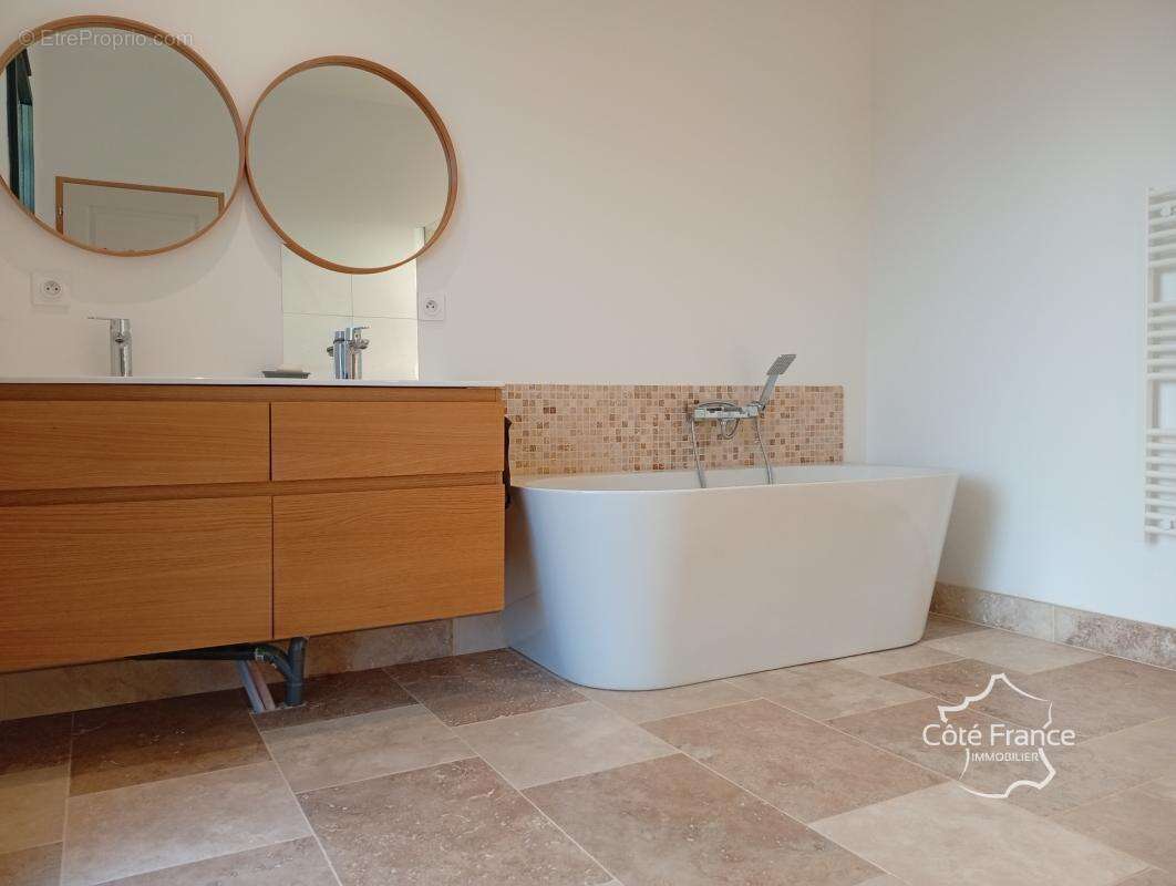 Maison à SAINT-DENIS-LES-MARTEL