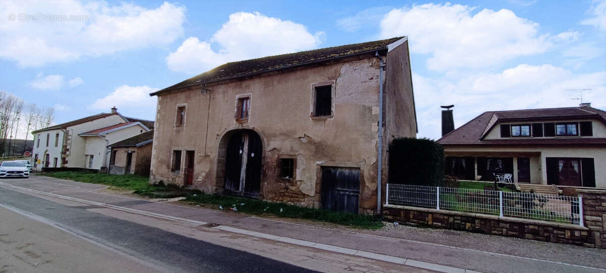 Maison à BAUDONCOURT