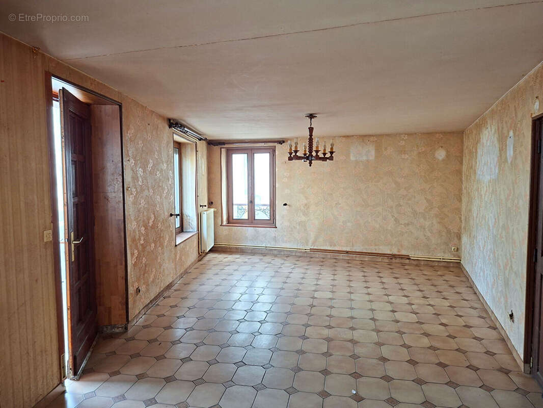 Maison à CROUY-SUR-OURCQ