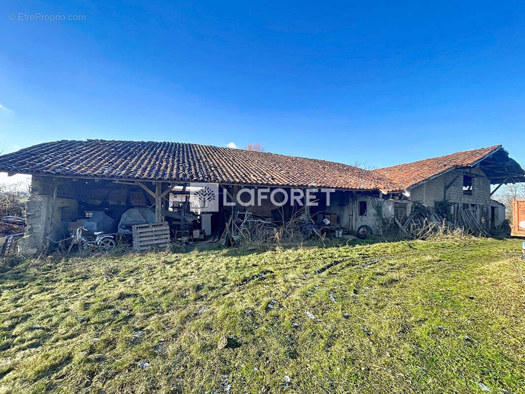 Maison à SAINT-ETIENNE-DU-BOIS