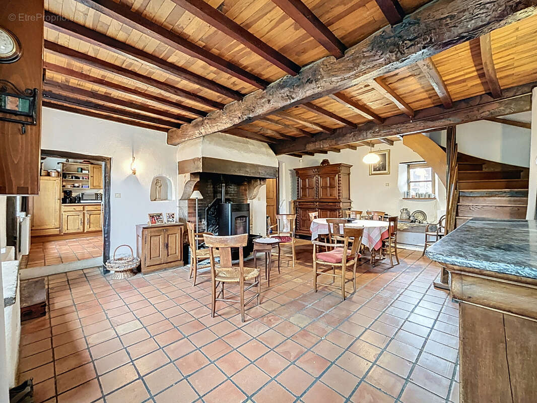 Maison à FAVERGES-DE-LA-TOUR