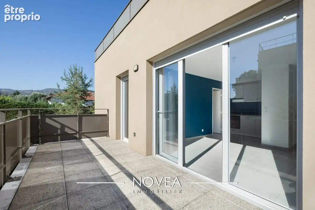 Appartement à NEUVILLE-SUR-SAONE
