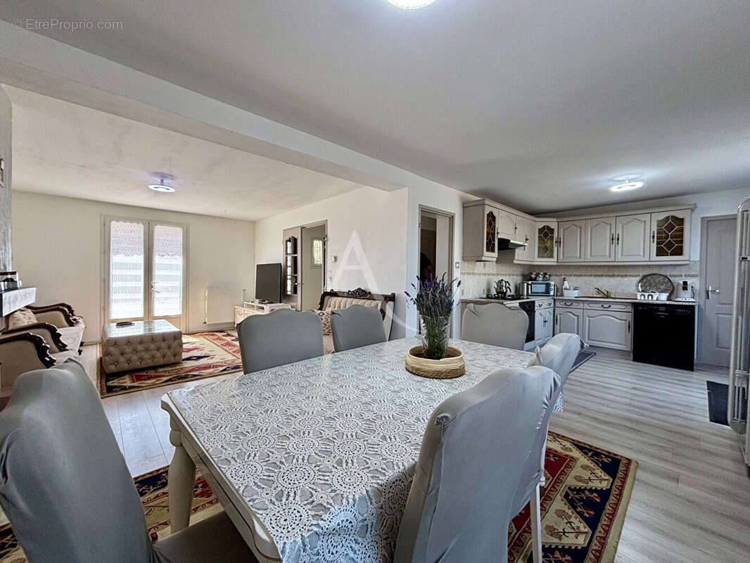 Maison à CONTRES