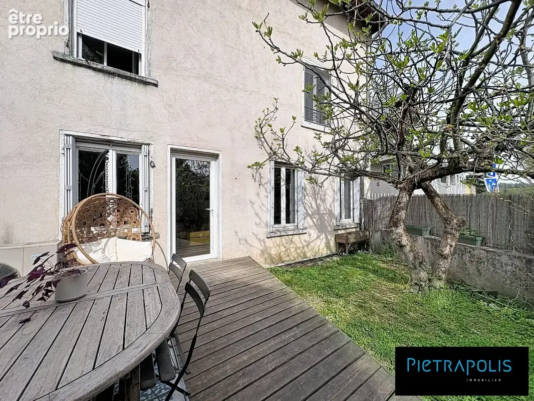 Appartement 4 pièces 97 m² à vendre à Sathonay-Camp (69580) - photo 3