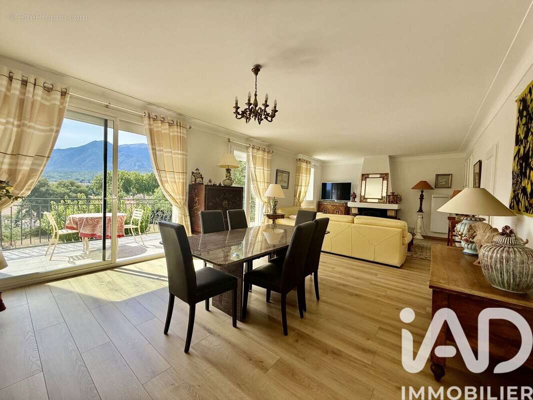 Maison 246 m² à Prades  - photo 4