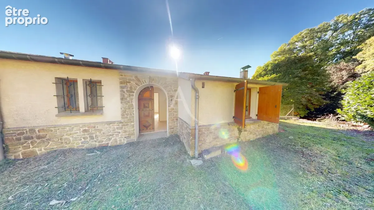 Maison de plain-pied avec remise de plus de 60 m² et extérieur - photo 1