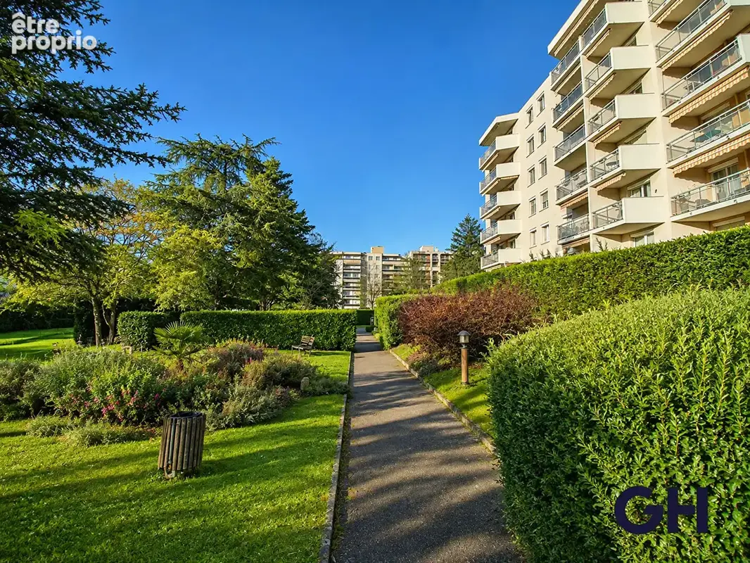 T3 de 81 m² - balcon - fort potentiel - photo 6