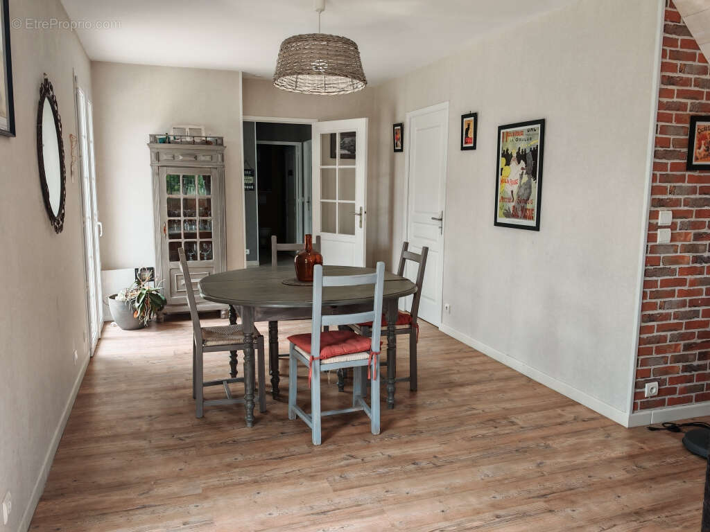 Maison à LAIZE-LA-VILLE