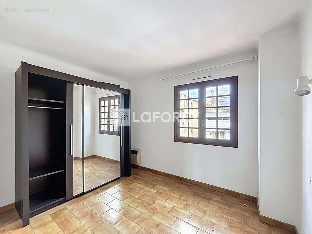 Maison à PEZILLA-LA-RIVIERE