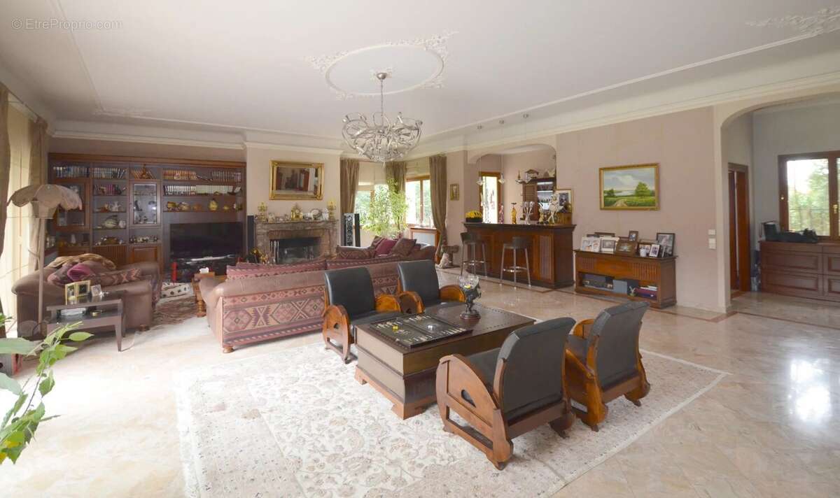 Maison à LOUVECIENNES