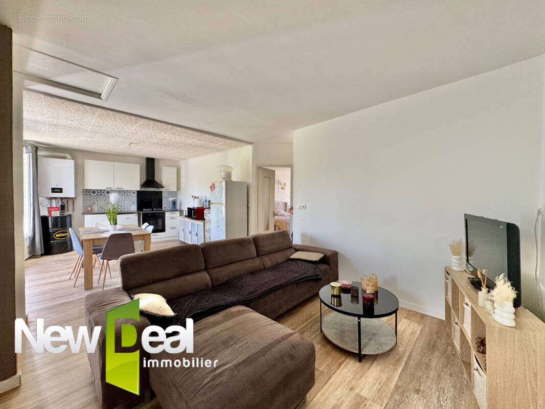Maison avec local commercial et appartement vendus loues - photo 6