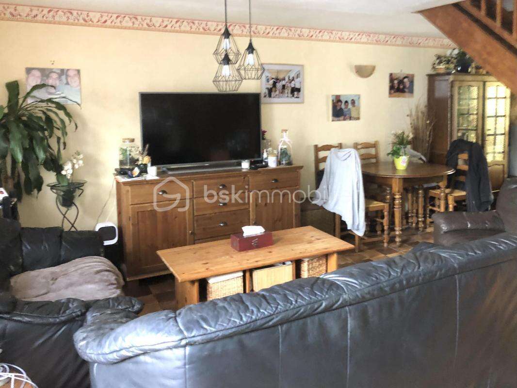 Maison à SAINT-PIERRE-LES-NEMOURS