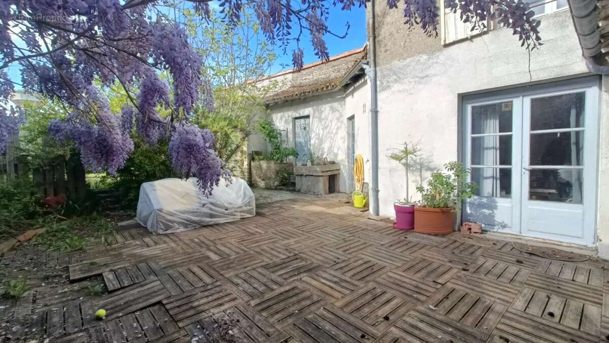 Maison à NEUVILLE-DE-POITOU