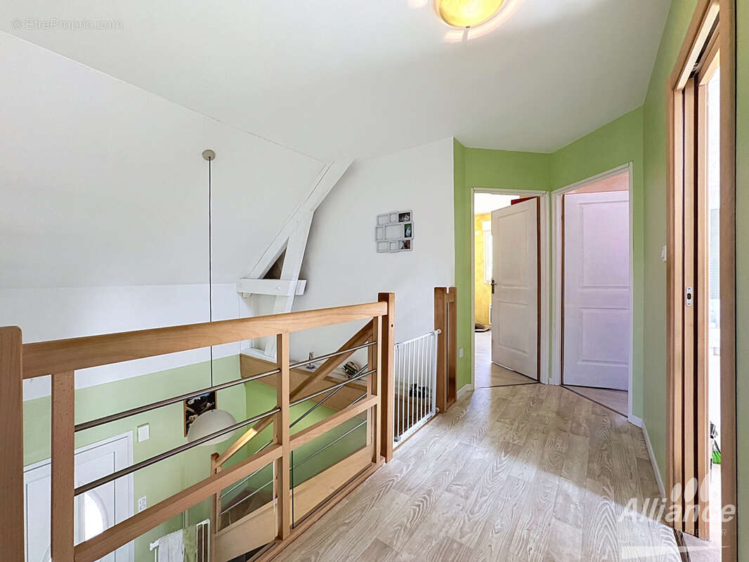 Maison familiale récente - VÉZELOIS - photo 9