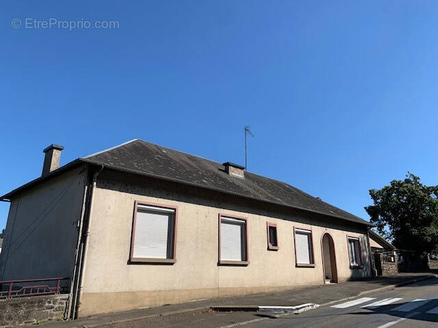 Maison à AMBRIERES-LES-VALLEES