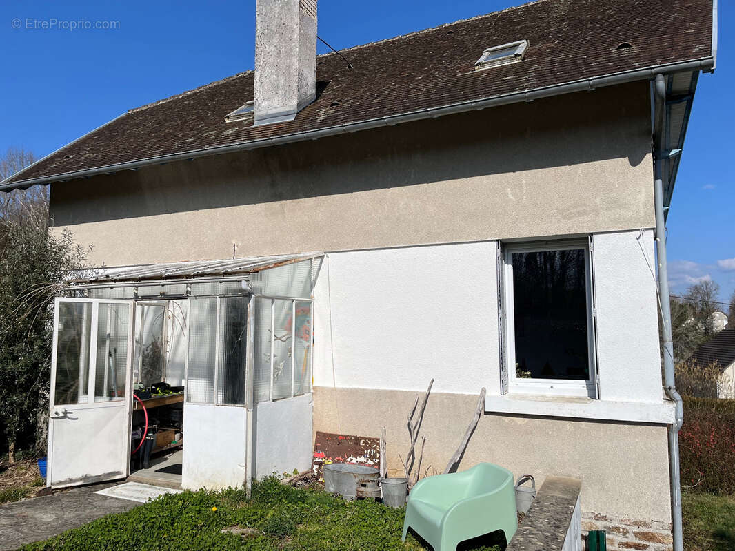 Coussac Bonneval Maison du bourg ; 3 pièces sur sous-sol, jardin, vues et proches commerces - photo 24