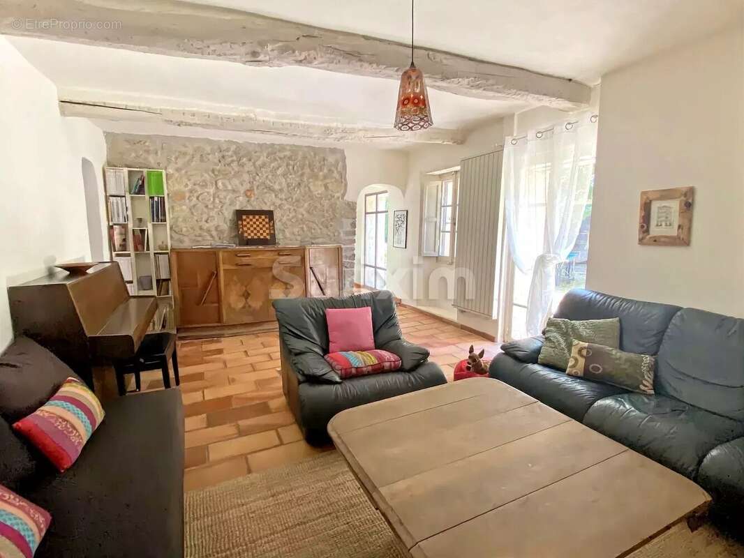 Maison à ENTRECASTEAUX