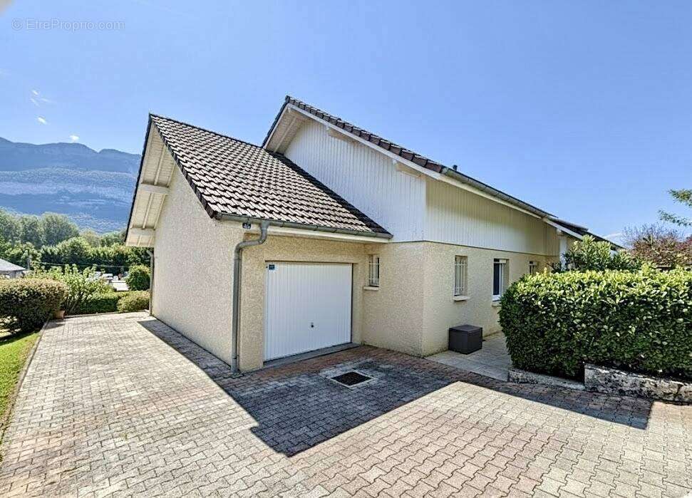 Maison à VIVIERS-DU-LAC