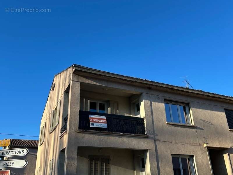 Appartement à SALERNES