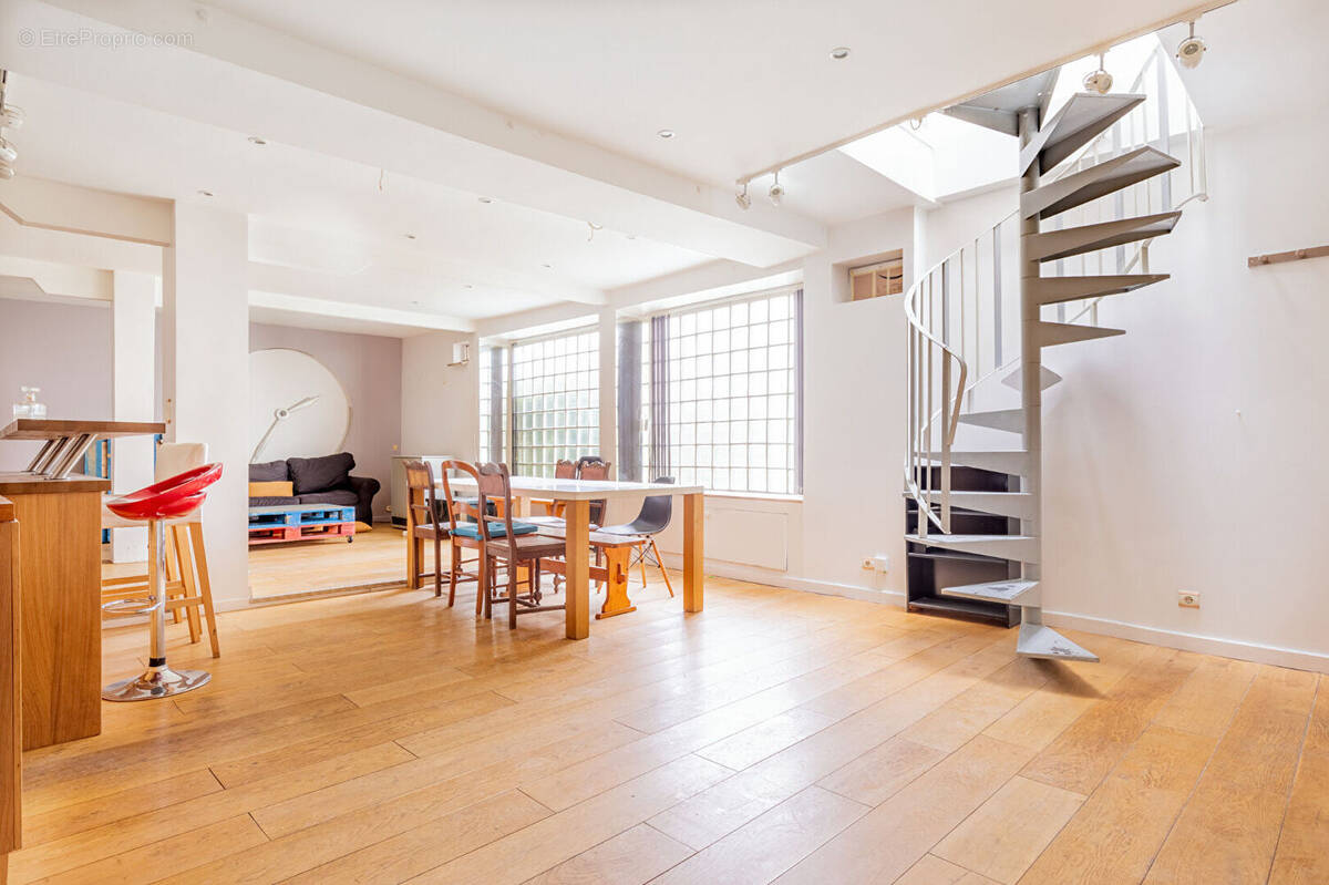 Appartement à PARIS-19E