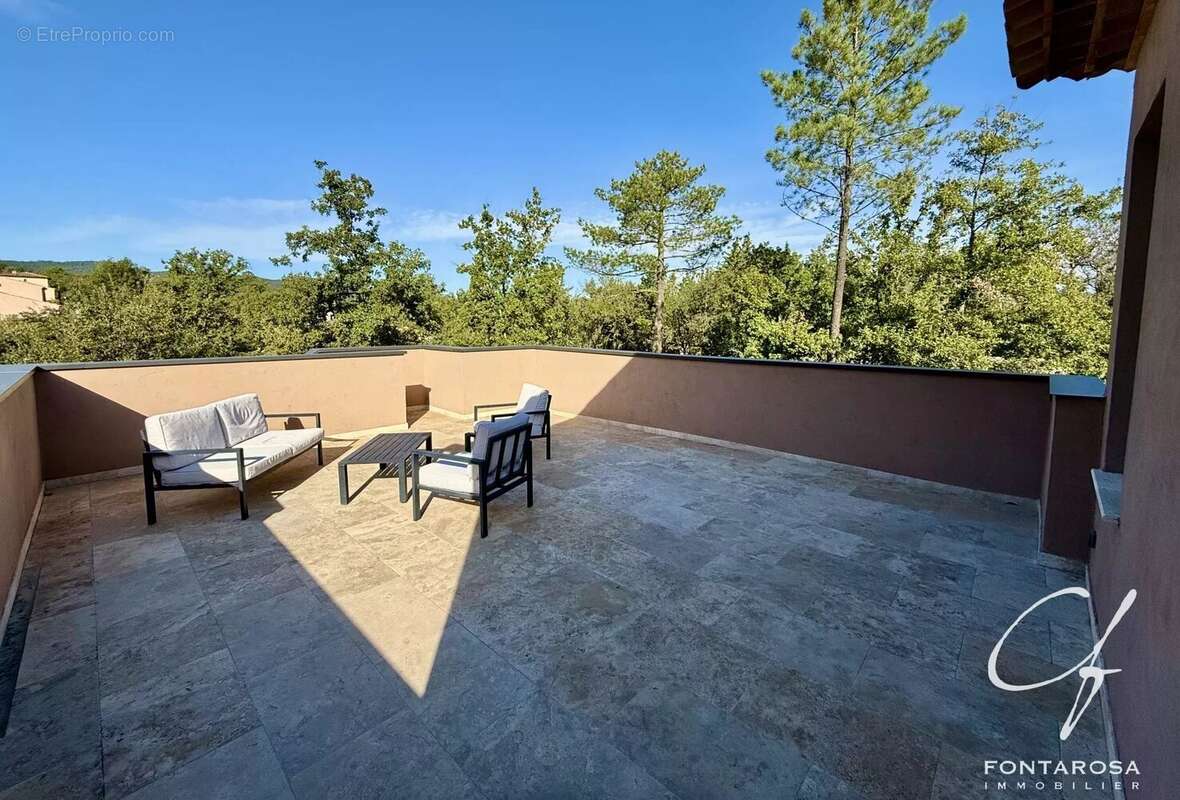 Maison à BAGNOLS-EN-FORET