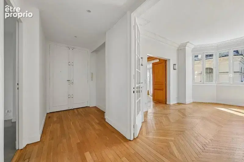 NEUILLY SAINT JAMES / LONGCHAMP: Élégant appartement familial de 158 m² sur jardin avec balcon - photo 7