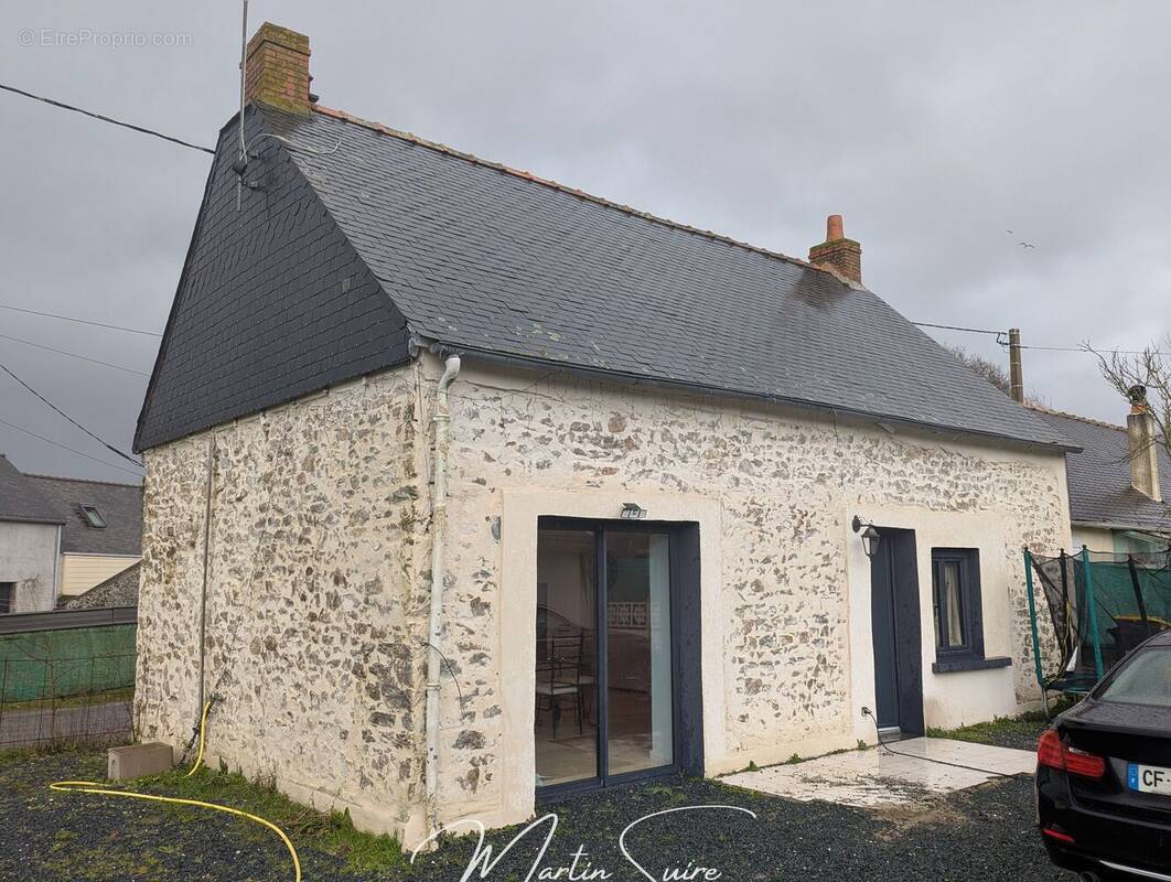 Maison à DONGES