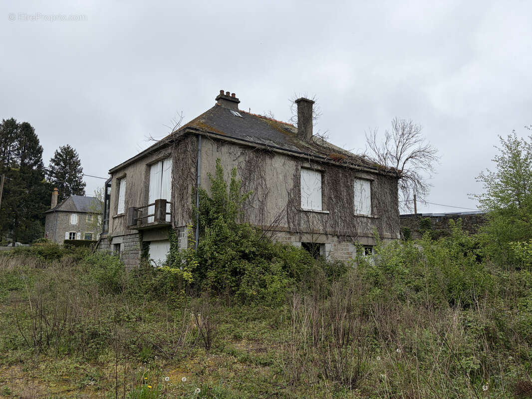 Maison à LOUVIGNE-DU-DESERT