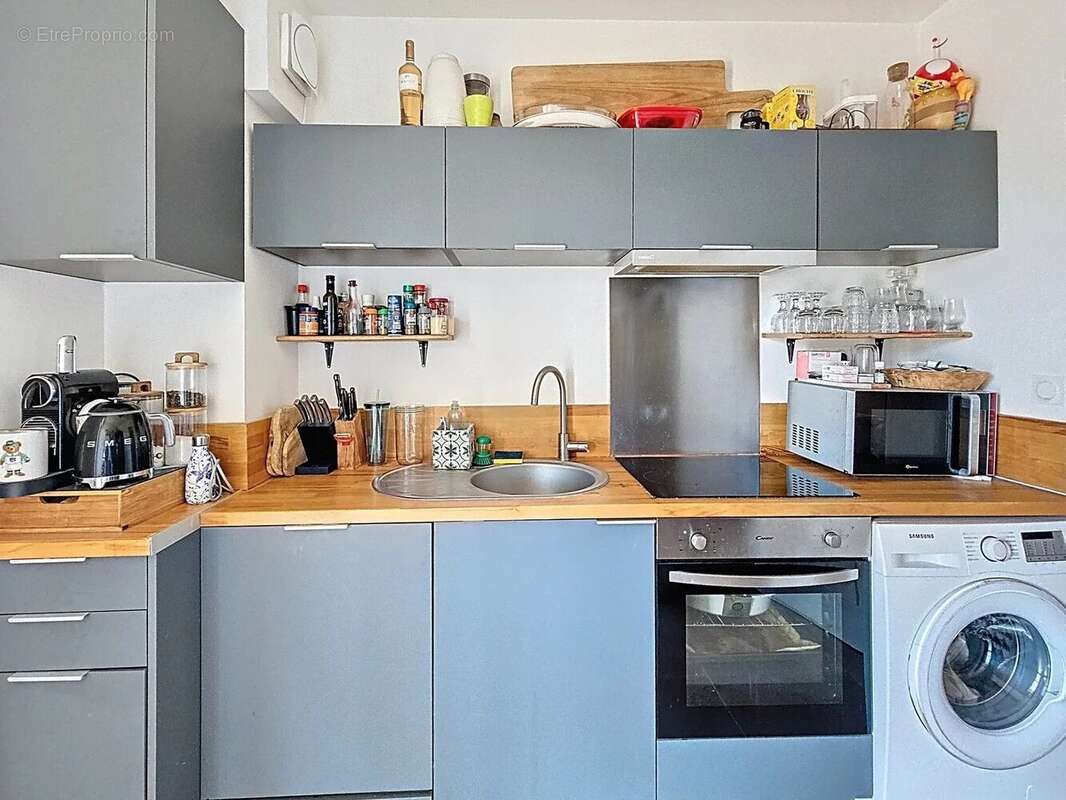 Appartement à SAINT-LAURENT-DU-VAR