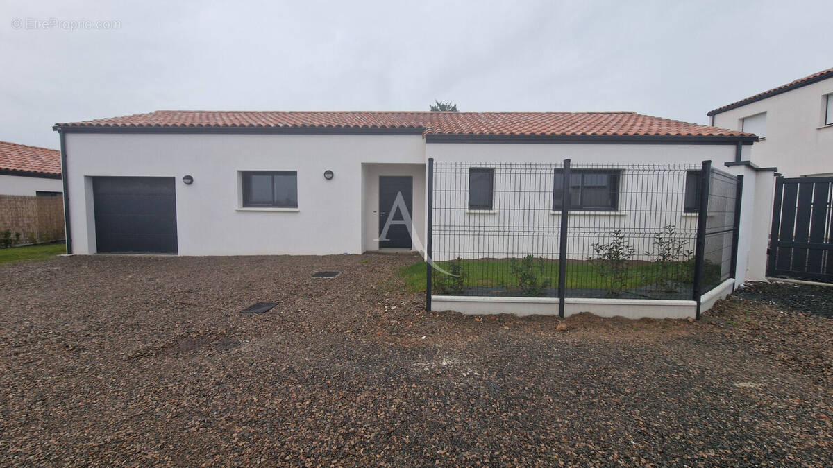 Maison à TALMONT-SAINT-HILAIRE