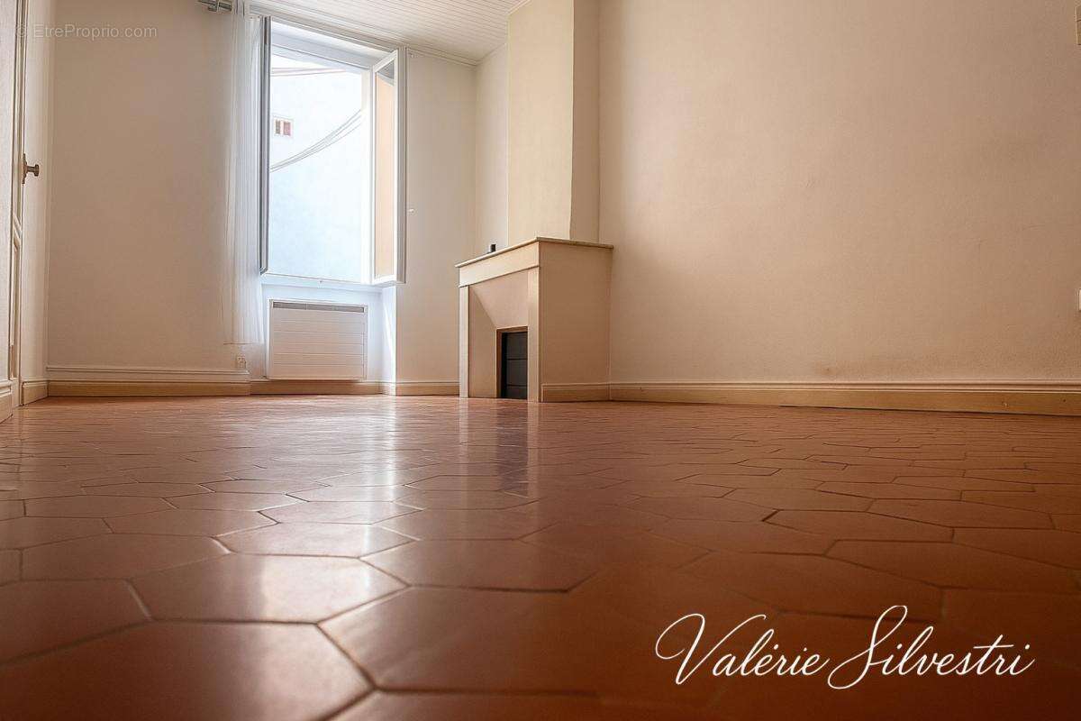 Appartement à SAINT-MAXIMIN-LA-SAINTE-BAUME