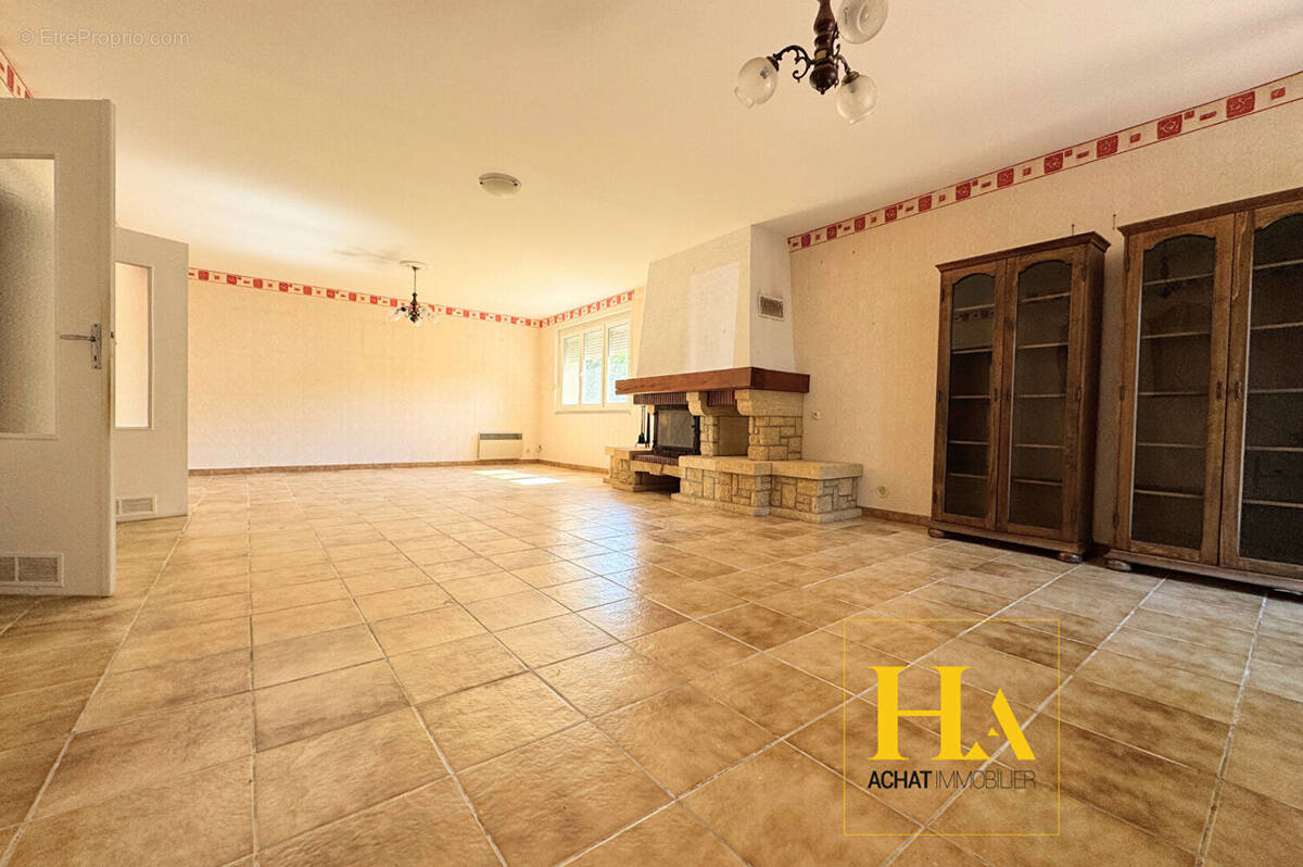 Maison à AYGUESVIVES