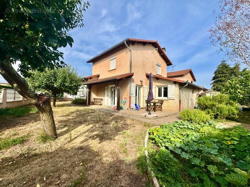 Maison à LE COTEAU