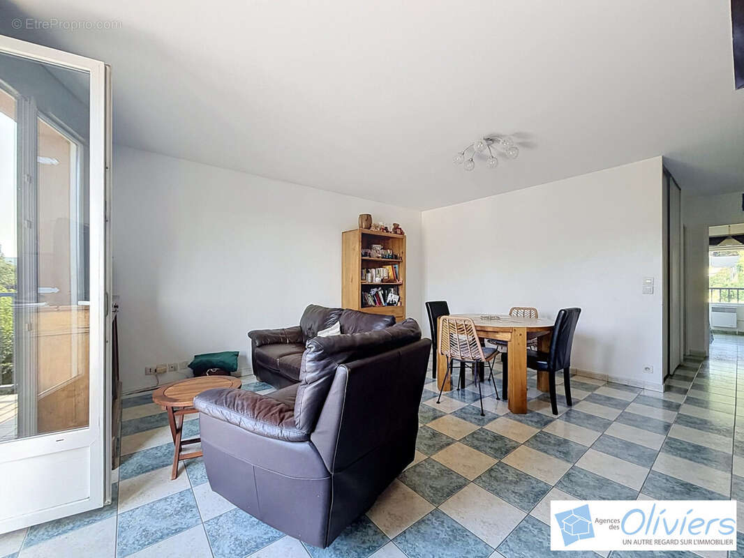 Appartement 78 m² à Chevreuse  - photo 2