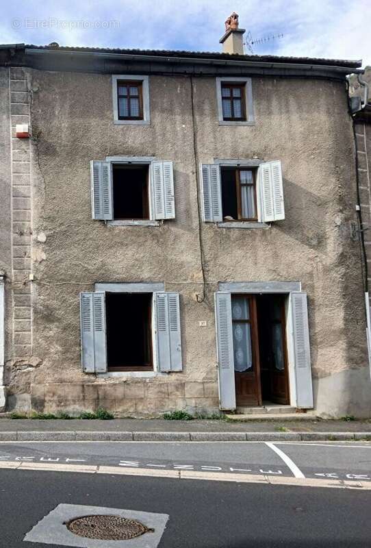 Maison à FERRIERES-SAINT-MARY