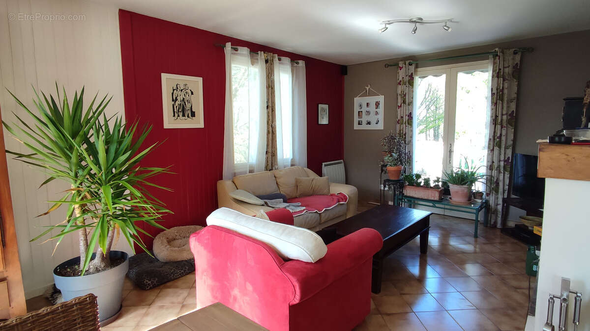 Maison à MONTAIGU-DE-QUERCY