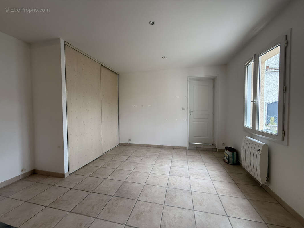 Maison à SAINT-YRIEIX-SUR-CHARENTE