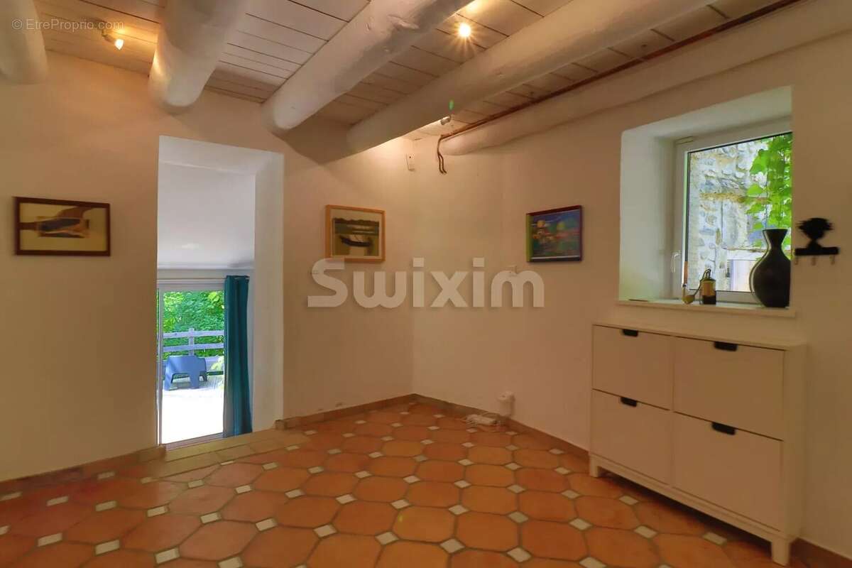 Maison à PONT-DE-BARRET