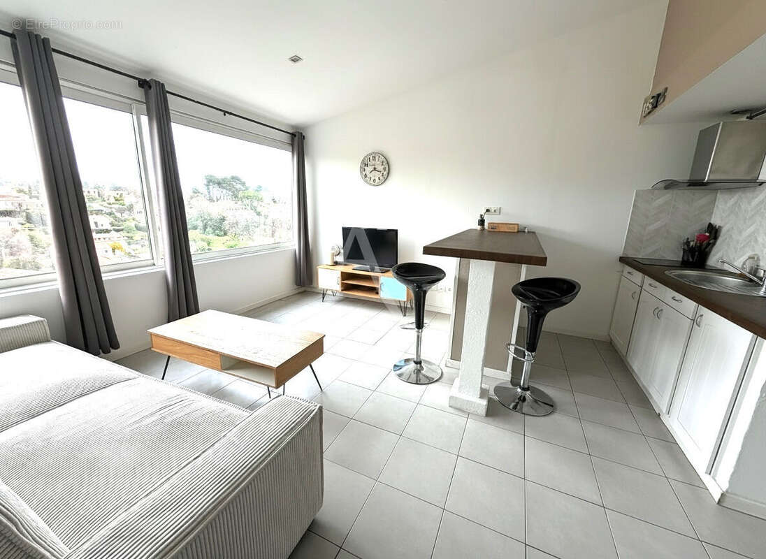 Appartement à VILLENEUVE-LOUBET