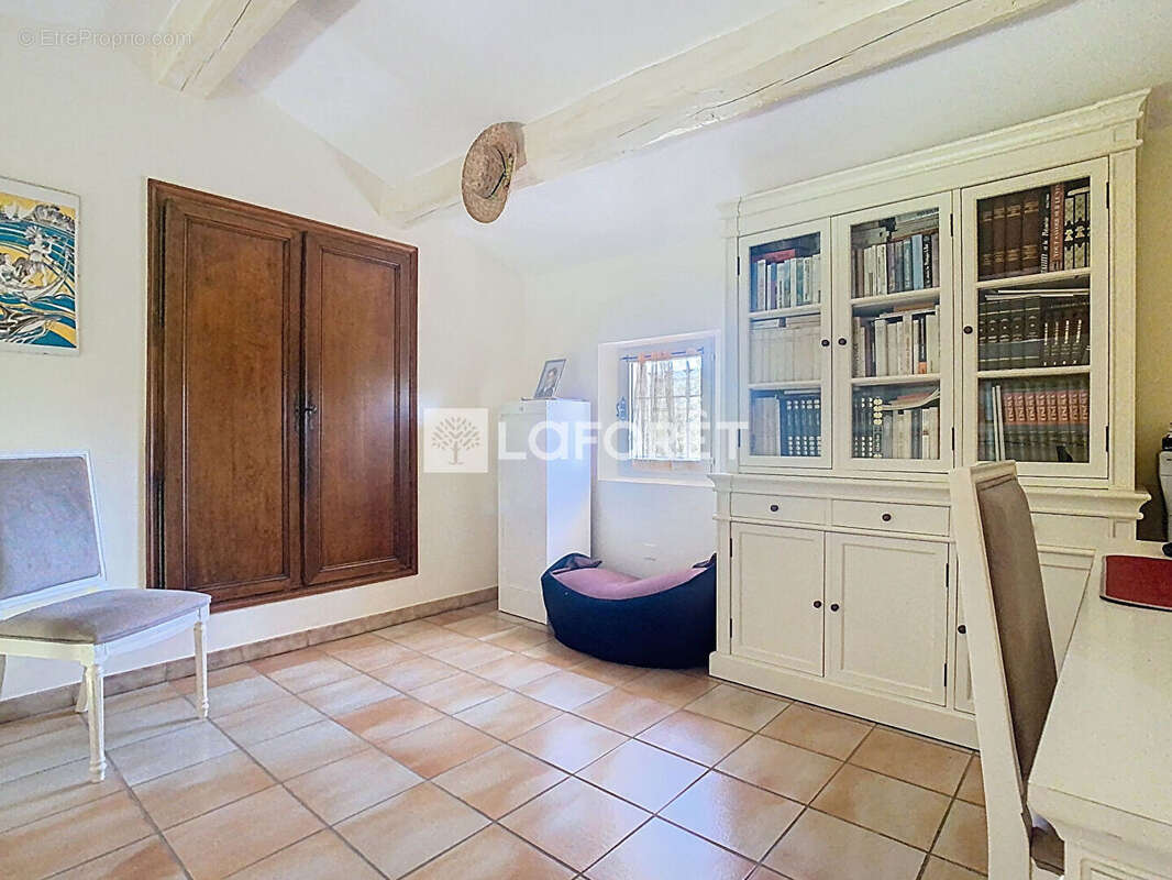 Maison La Valette-du-Var -  5 pièces - 154 m² - photo 11
