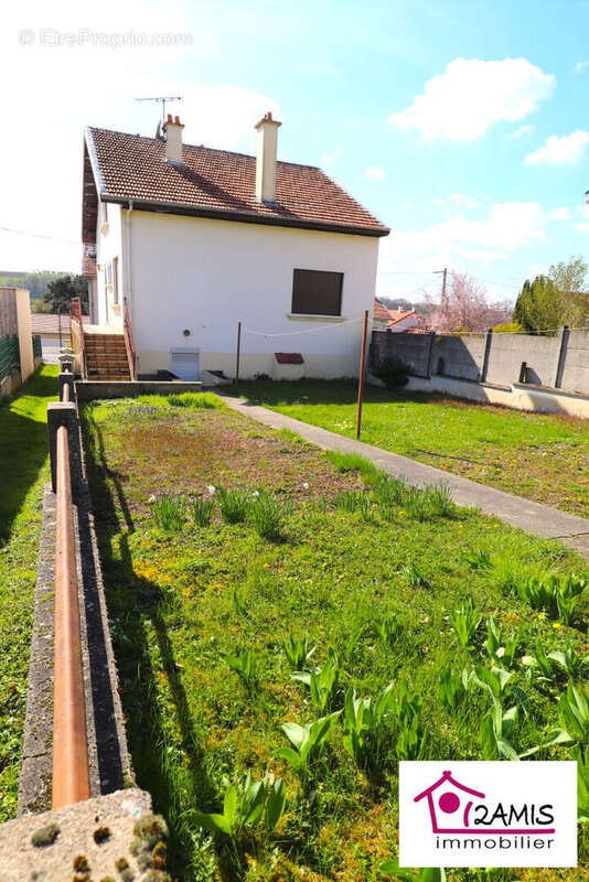 Maison à PULLIGNY